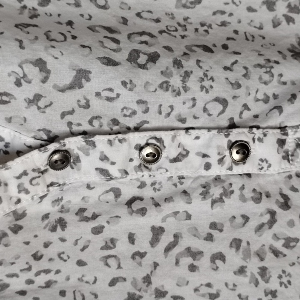 C&A Leopard Print Button-Up Blouse - Picture 9 of 14